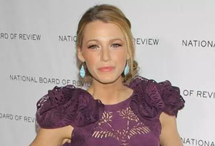 Scarlett Johansson o acuza pe Blake Lively ca i-a furat sotul