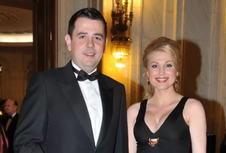 Diana Dumitrescu - Petrecere surpriza pentru sotul ei