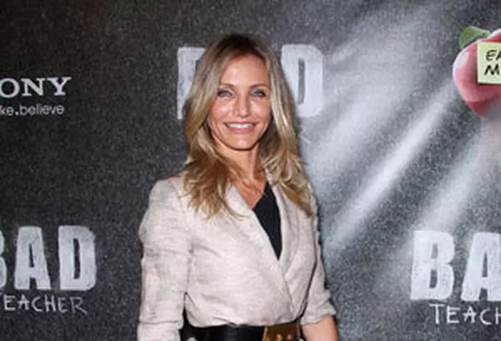 Mariah Carey a pozat nud in luna a noua de sarcina