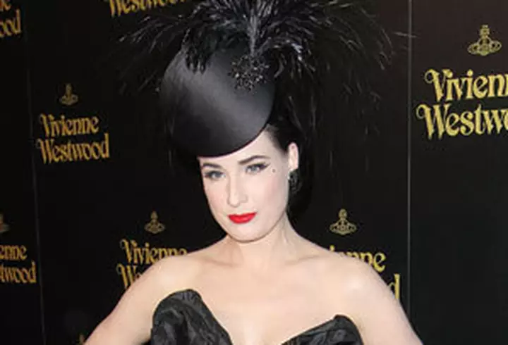 Mariah Carey a pozat nud in luna a noua de sarcina