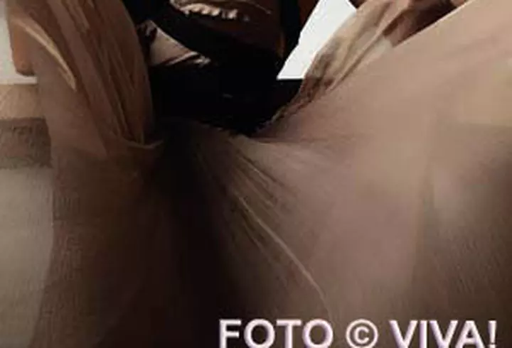 Mariah Carey a pozat nud in luna a noua de sarcina