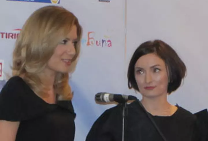 Eva Mendes a iesit la plimbare cu cainele ei