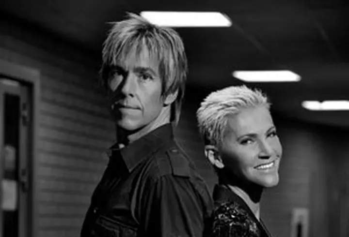 Eva Mendes a iesit la plimbare cu cainele ei