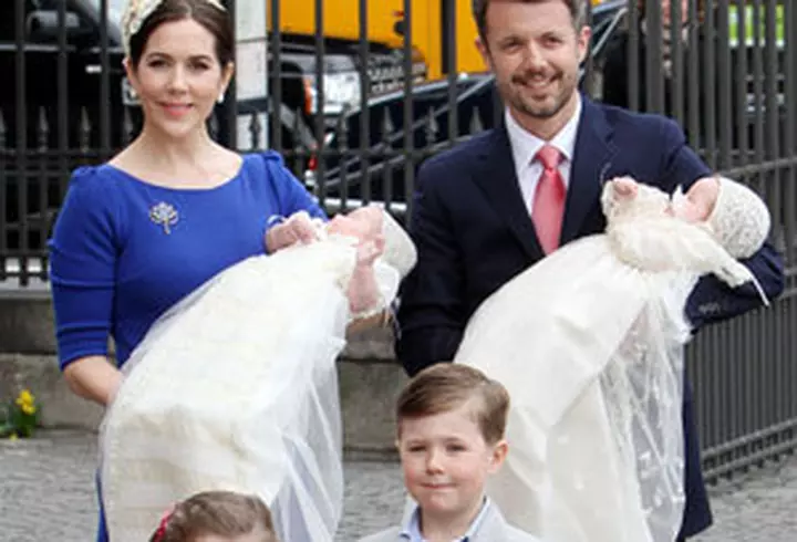 Eva Mendes a iesit la plimbare cu cainele ei