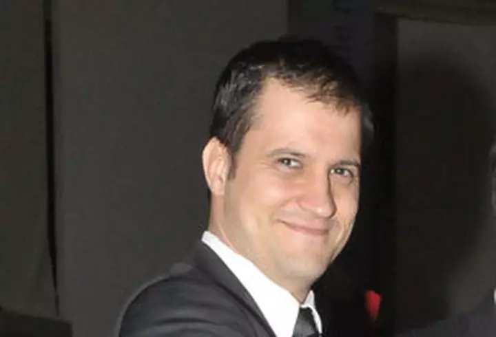 Eva Mendes a iesit la plimbare cu cainele ei