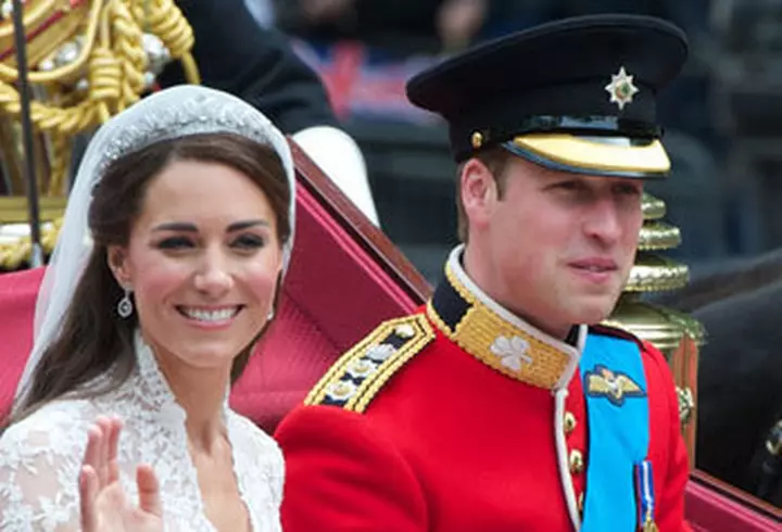 Este Carla Bruni-Sarkozy insarcinata cu gemeni?