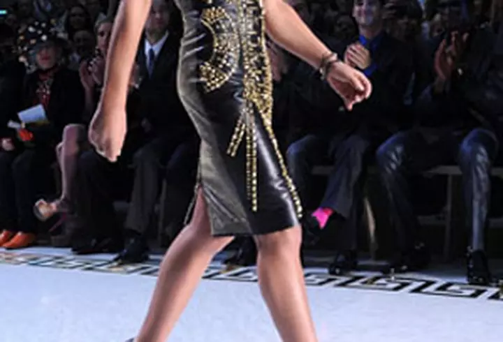 Poarta alb pentru un look confortabil si elegant