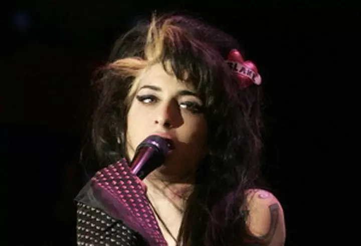 Rihanna - Lipsita de inhibitii la carnavalul din Barbados