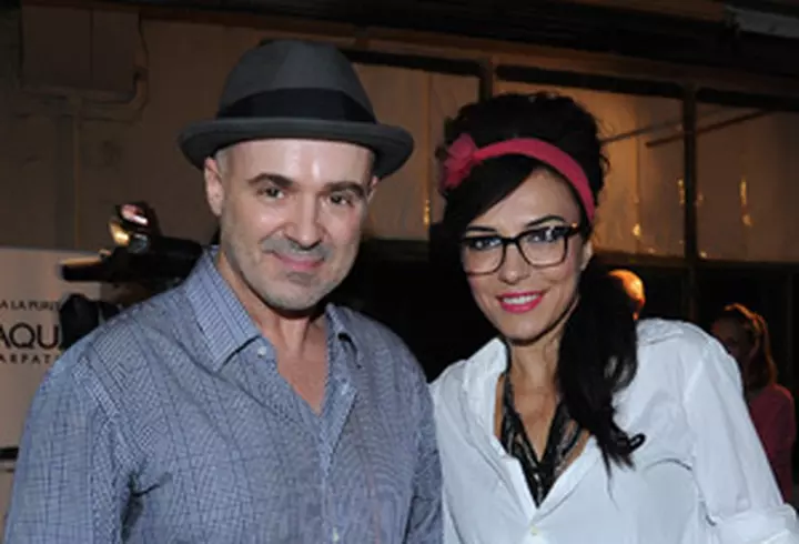 Rihanna - Lipsita de inhibitii la carnavalul din Barbados