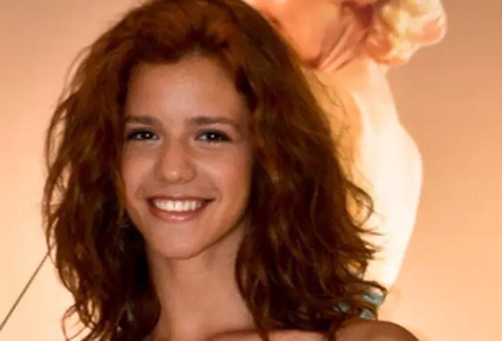 Rihanna - Lipsita de inhibitii la carnavalul din Barbados