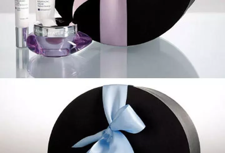 Mos Craciun comanda de pe noul website Farmec