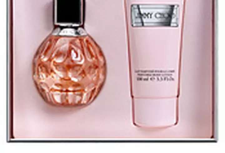 Mos Craciun comanda de pe noul website Farmec