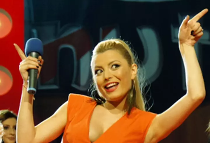 TAXI canta pentru fanii de pe Facebook - VIDEO