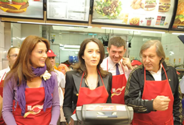 Vedete pe podiumul Ritei Muresan