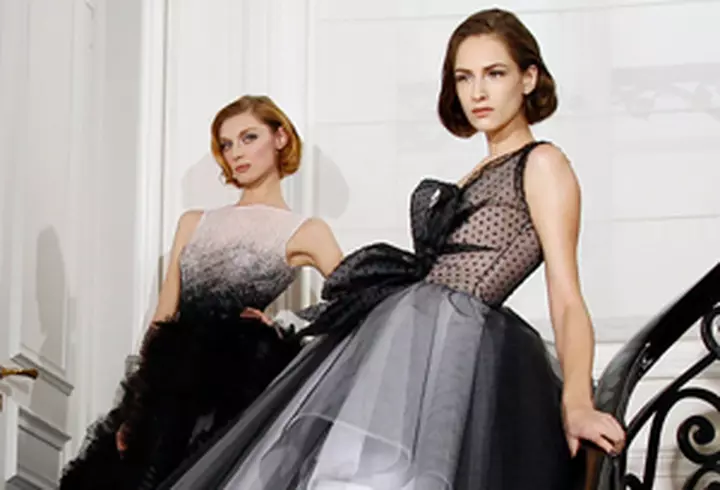 Timestrings, noua colectia de incaltaminte de la Valentino, sfideaza timpul