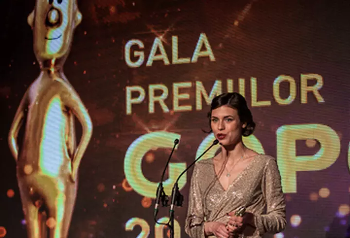 Naomi Watts la plaja in Barbados