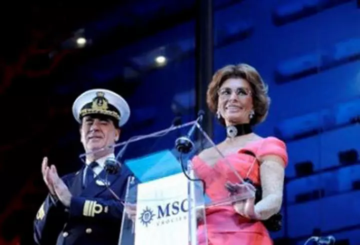 Monica Barladeanu este noua imagine Rafael&Sons in Romania