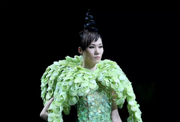 Celebrity street style: Palarii de vedeta. Care iti place?