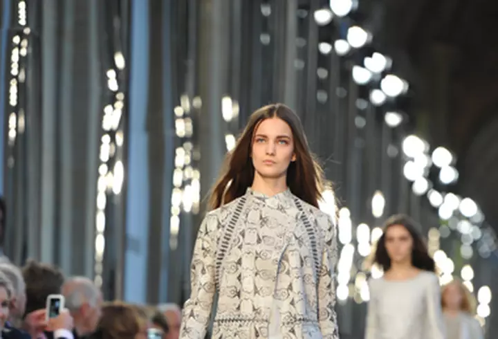 Celebrity street style: Palarii de vedeta. Care iti place?