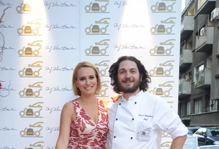 Amfitrion - Acasa la Diana Sucu