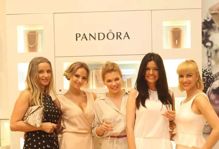 Amfitrion - Acasa la Diana Sucu