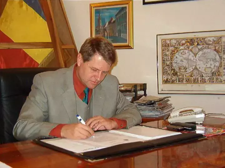 Cum-aratau-Klaus-si-Carmen-Iohannis-in-tinerete-4