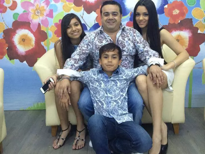 Adi Minune are 3 copii