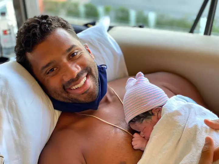 ciara-a-devenit-mama-pentru-a-treia-oara-7