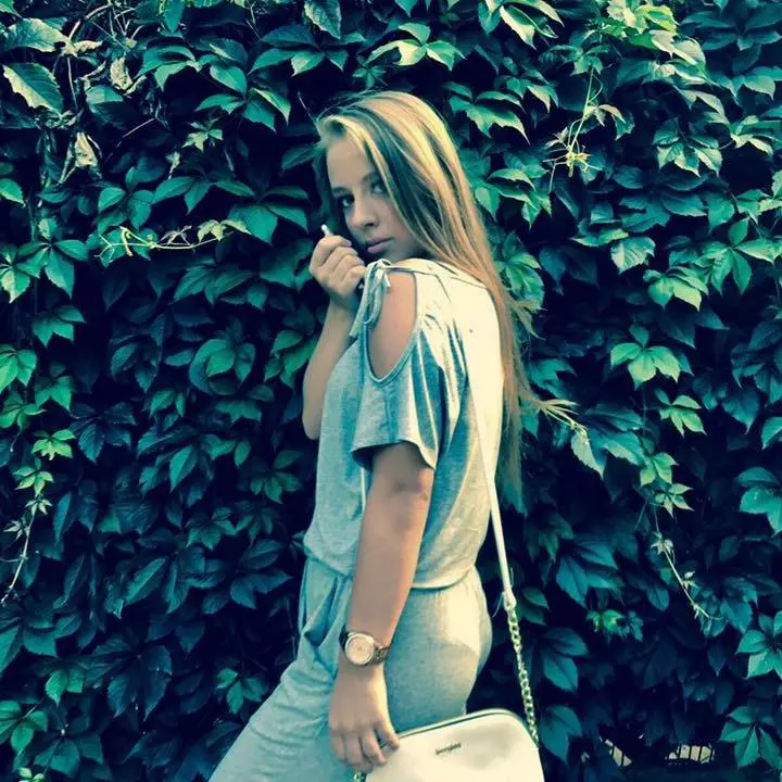 Cum arată astăzi Jennifer Dumitrașcu. Carina din serialul Îngerașii are 19 ani (3)