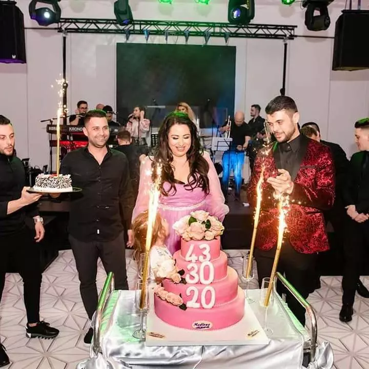 Oana-Roman-zi-de-naștere-acasă-3