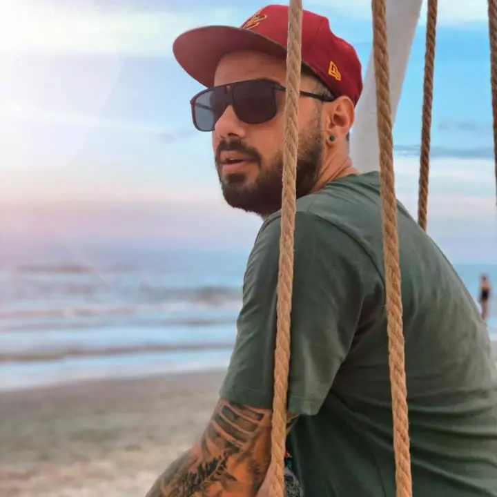 Cine este Emi de la Asia Express