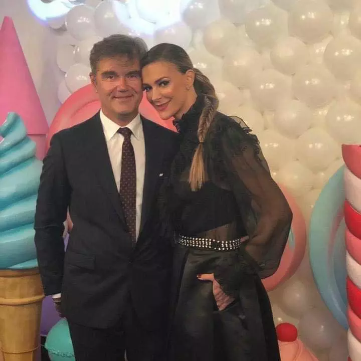 roxana va implini 44 de ani