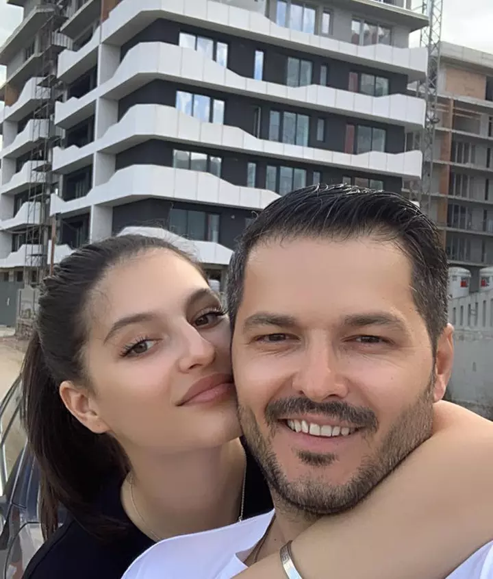 Carmina-fiica-cea-mare-a-lui-Liviu-Varciu-a-avut-nevoie-de-operatie-4