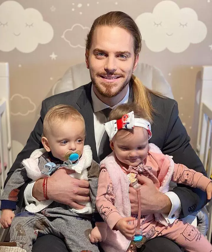 Gemenii-Alinei-si-ai-lui-Ilan-Laufer-au-implinit-un-an-1