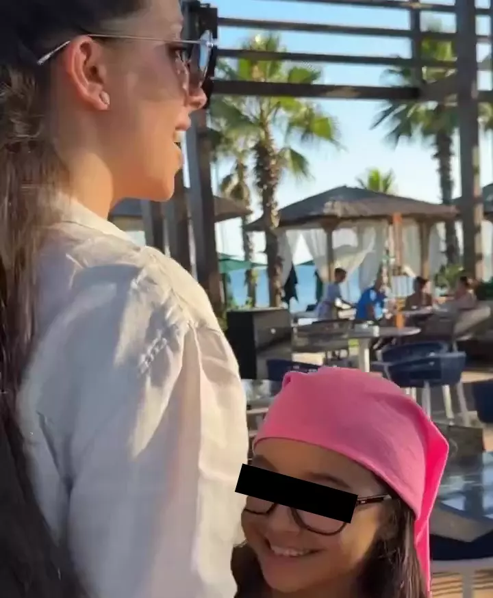 Pepe soție Yasmine vacanță