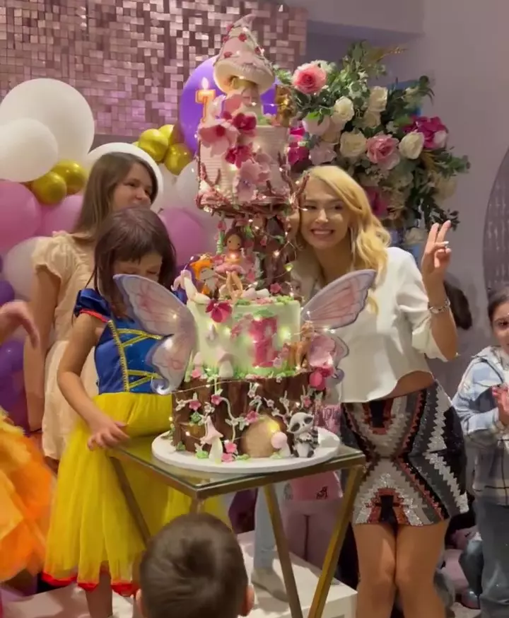 Andreea Bălan fiica mare aniversare petrecere 7 ani