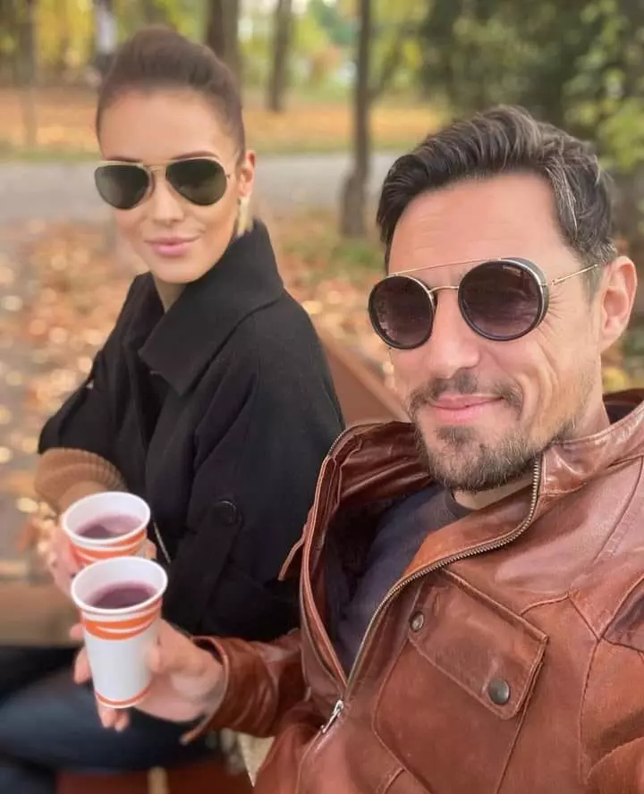 daniel-pavel-si-iubita-la-cafea