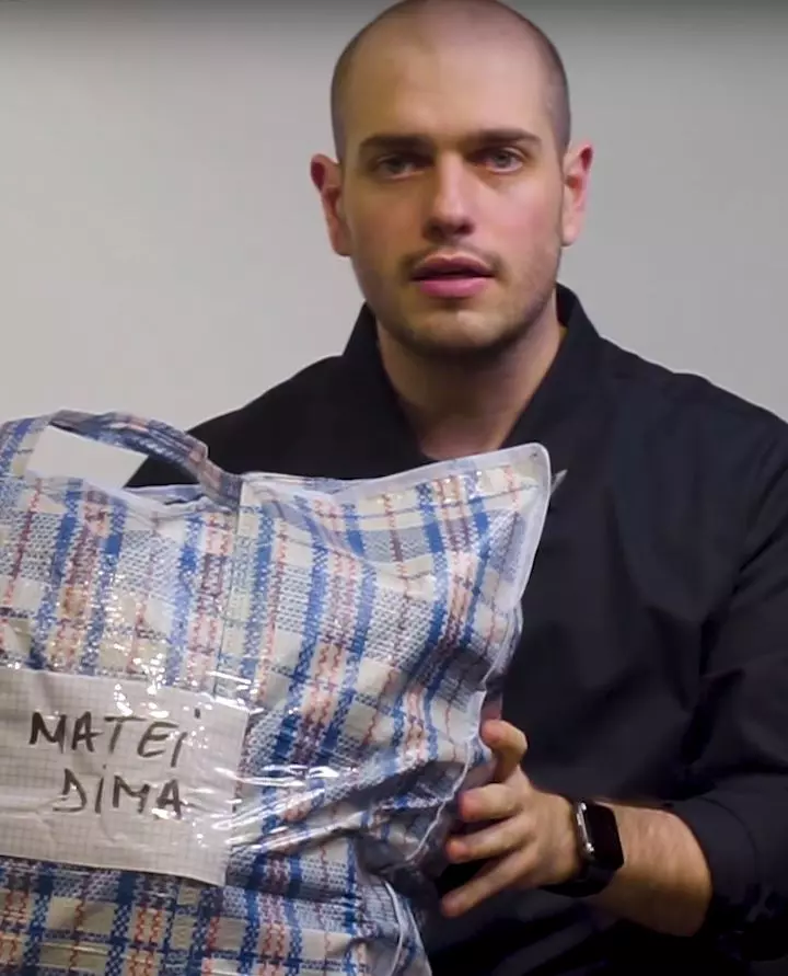 matei_dima_-_unboxing_skit