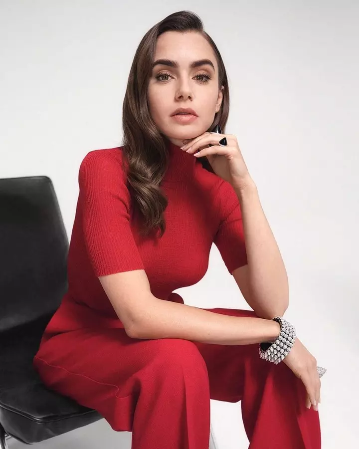 Lily Collins - Emily in Paris
