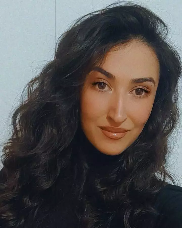 bogdana selfie