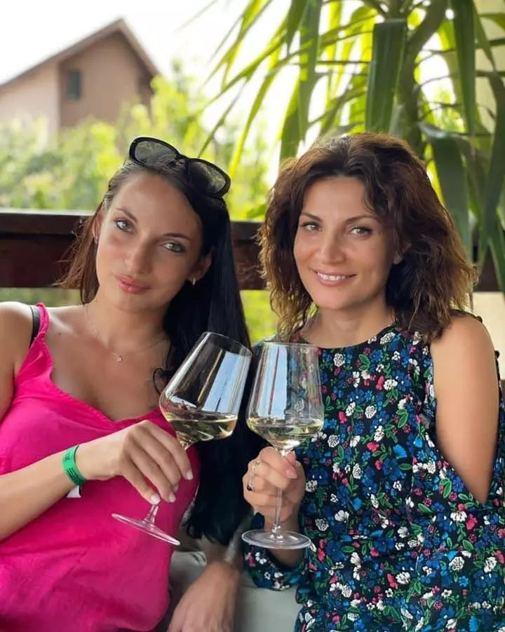 sora-ioanaei-g-270215803_1869555633232821_7507152761945696329_n