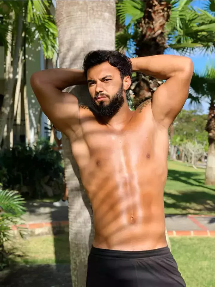 cati-bani-ia-jador-pentru-o-cantare-2