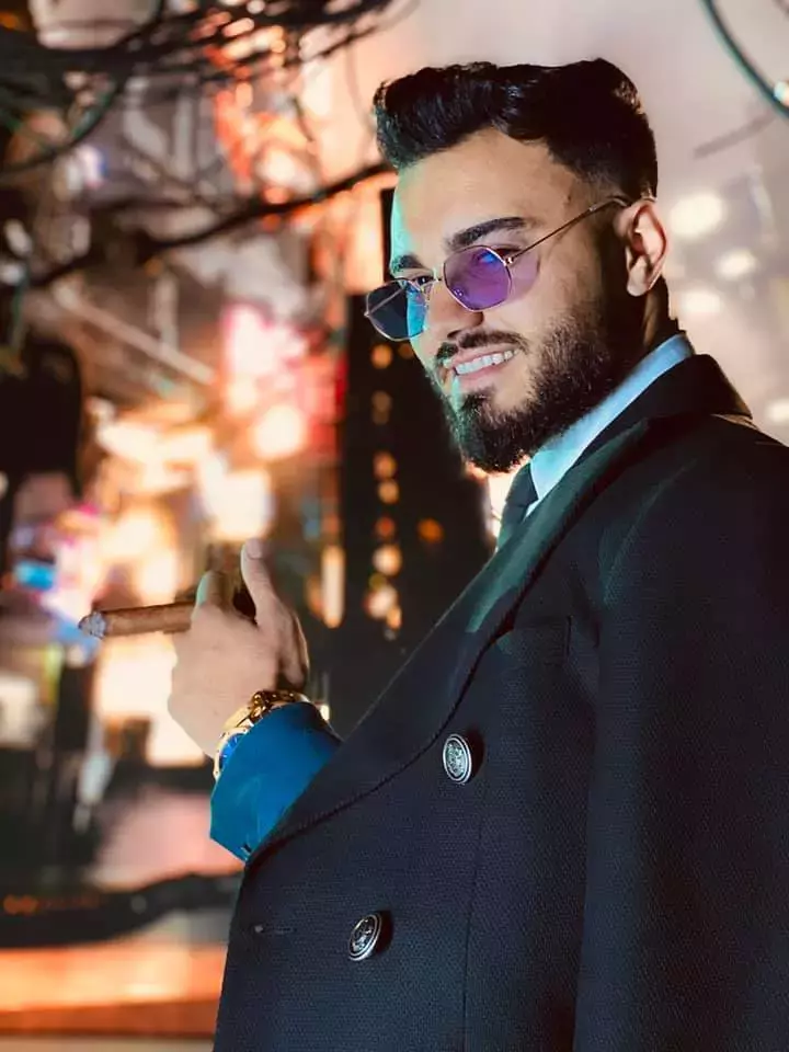 cati-bani-ia-jador-pentru-o-cantare-6