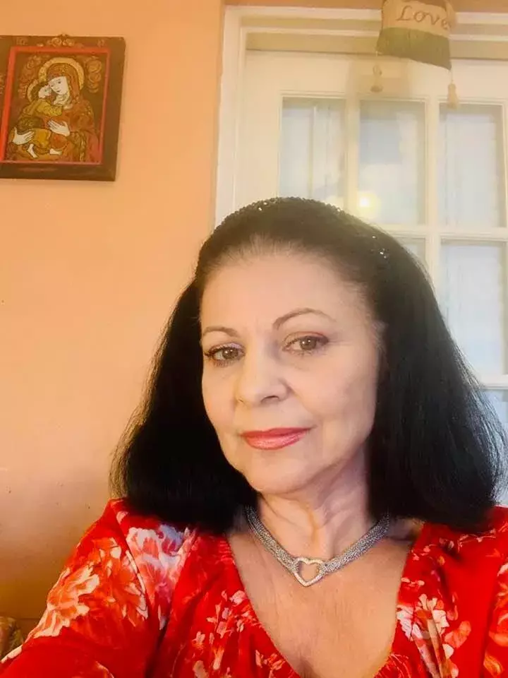 elena-carstea-2_NtCpV