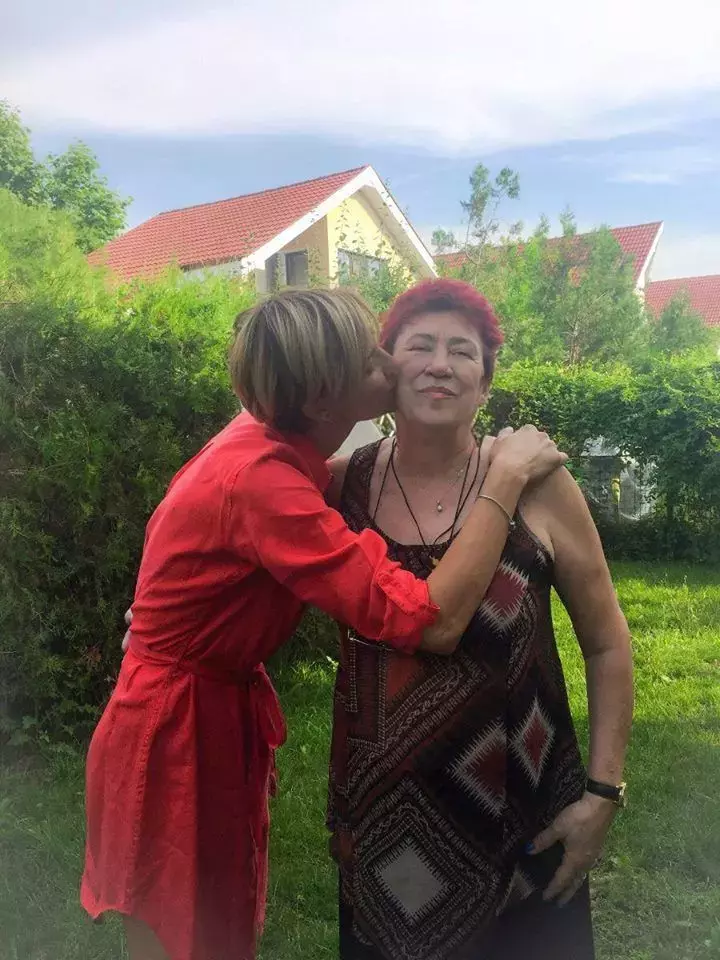 roxana ciuhulescu si mama ei3