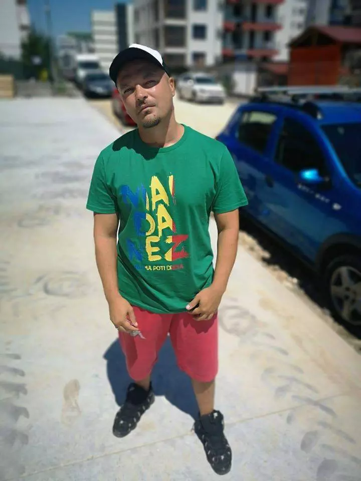 Puya si-a vandut casa