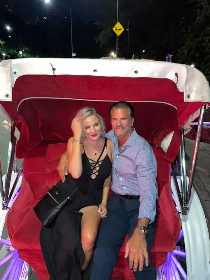 Cum arată astăzi Lorenzo Lamas. Noua logodnică a actorului de 63 de ani e mai tânără cu 27 de ani decât el (13)