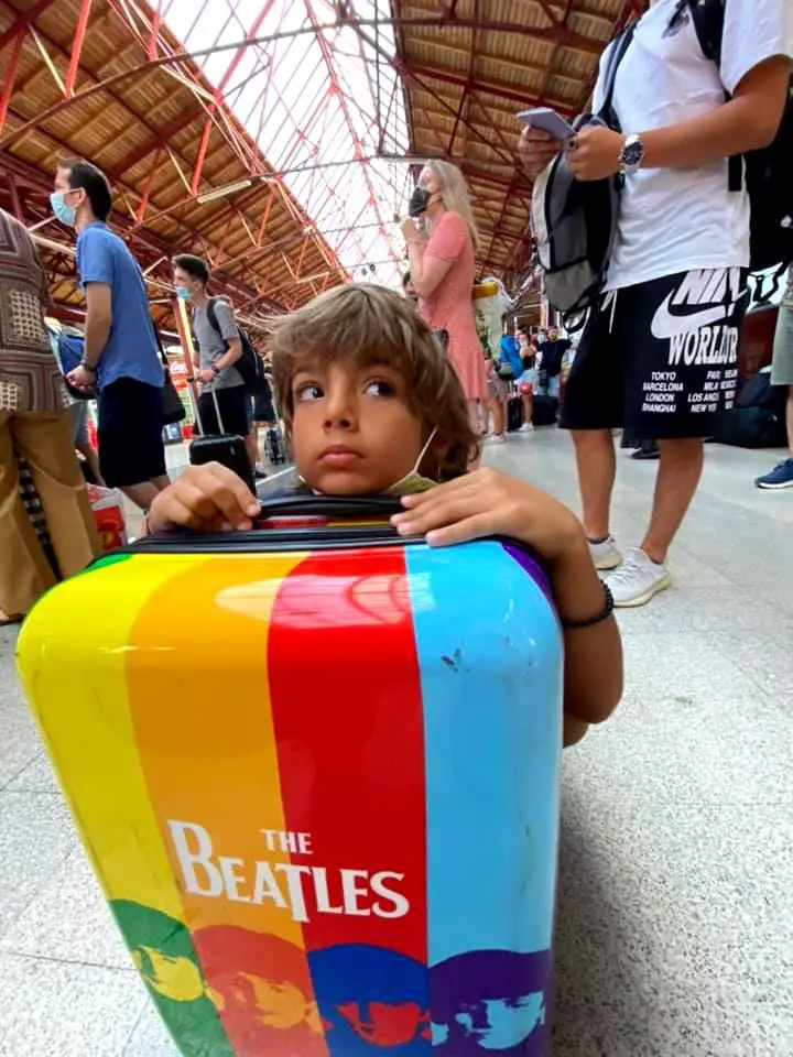 Imagini rare cu fiul adoptat al lui Horia Brenciu. Cum a fost fotografiat Toma (2)