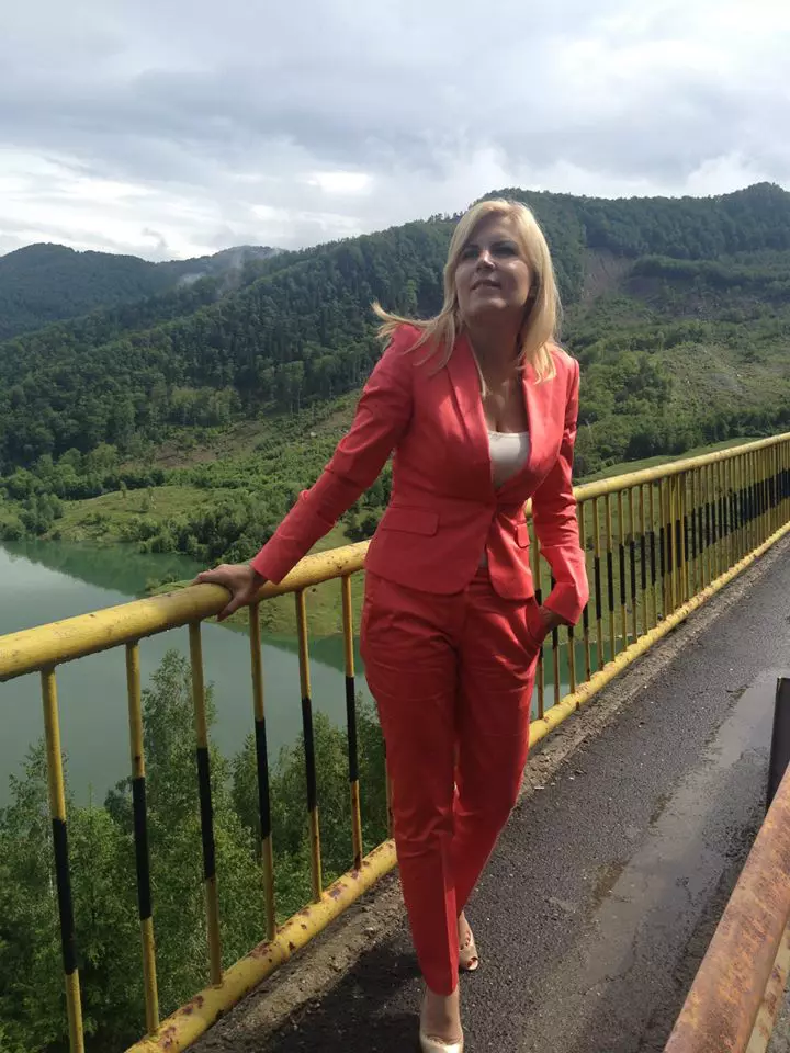 Elena_Udrea_grasa_2.jpg