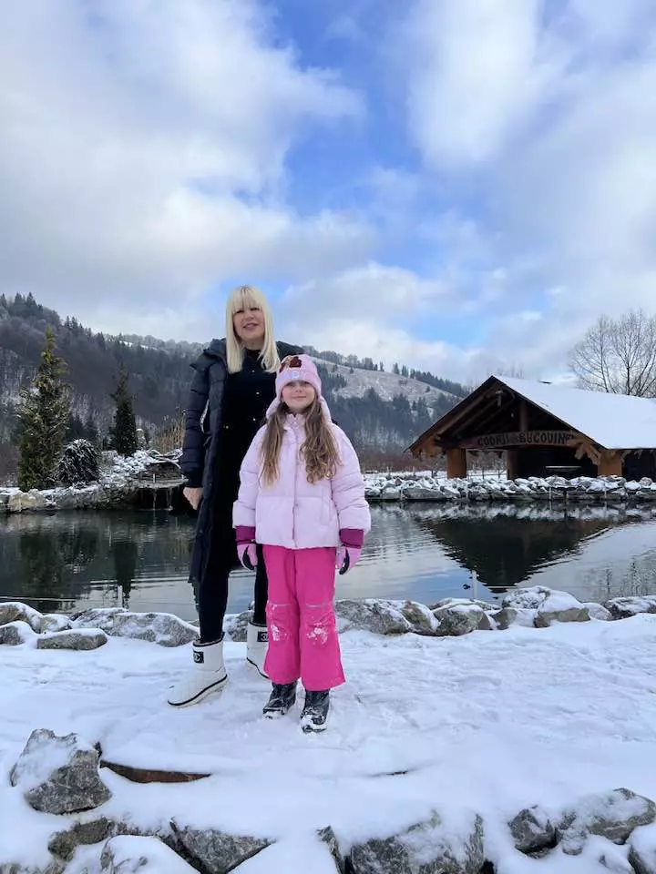 elena udrea si eva la munte